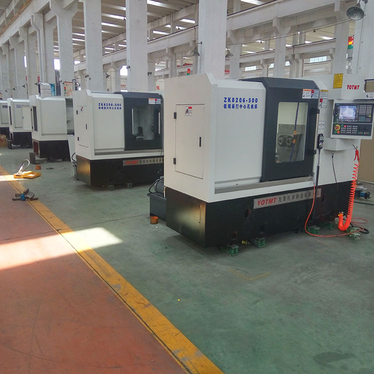 整裝(zhuang)待發的印度出口(kǒu)zk8206-600銑打機