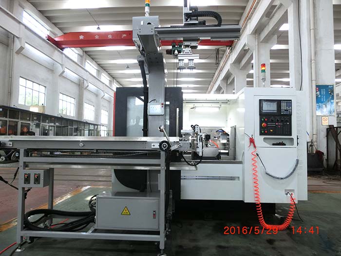 DW200對向(xiang)曲線高速銑(xi)床正面圖