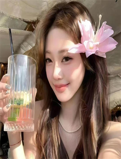 表演艺术解析：和服家政妇的化妆的特效制作与角色呈现 理解角色塑造的艺术